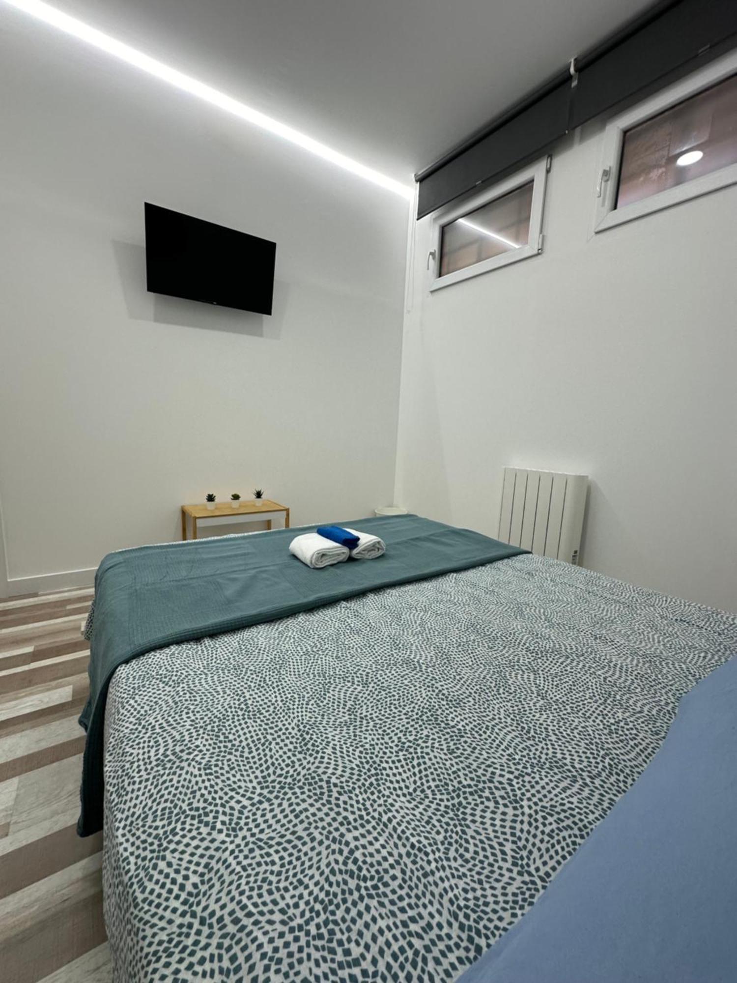 Alojamiento Fantasia Madrid Exterior foto
